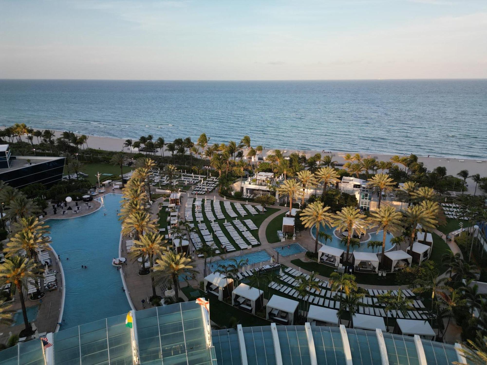 Fontainebleau Resort High Floor W Ocean Views ميامي بيتش المظهر الخارجي الصورة